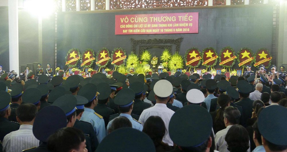 Efectúan en Hanoi solemnes funerales de la tripulación de avión accidentado